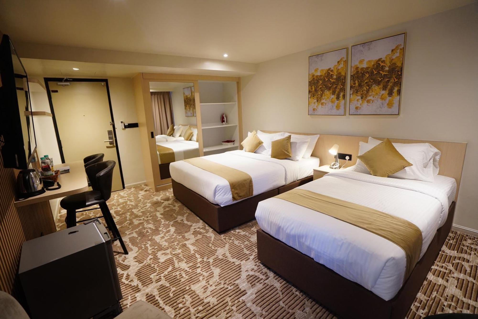 Deluxe Family Room