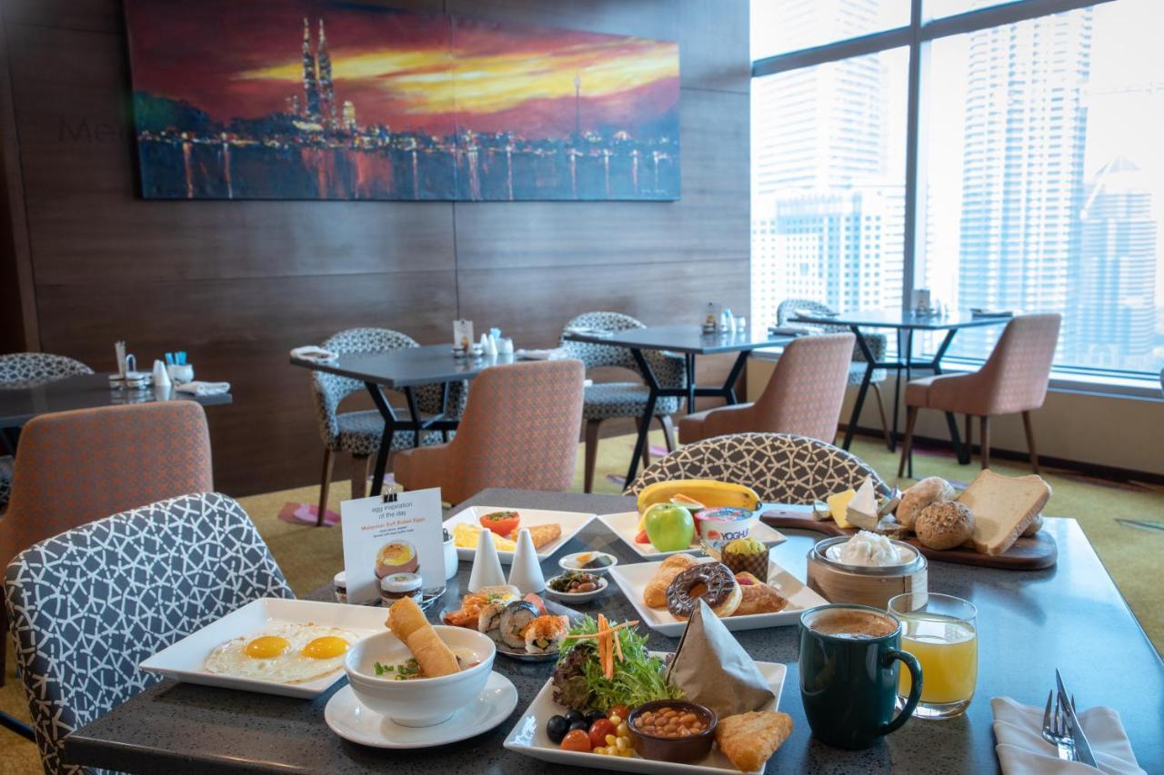 Traders Club Executive Kamer met Uitzicht op de Twin Towers (Onlangs Gerenoveerd)